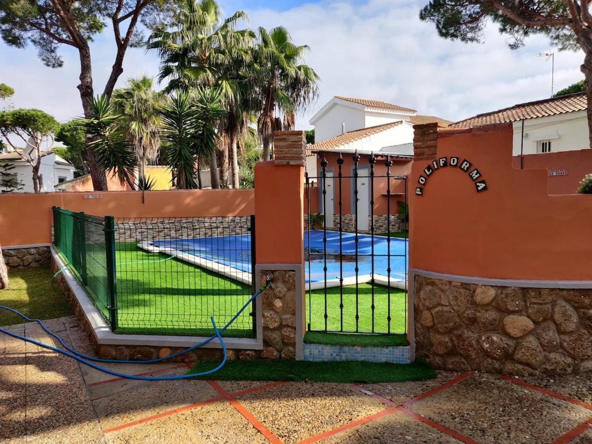 Chalet Los Pinos Con Piscina Privada Novo Sancti Petri Exterior foto